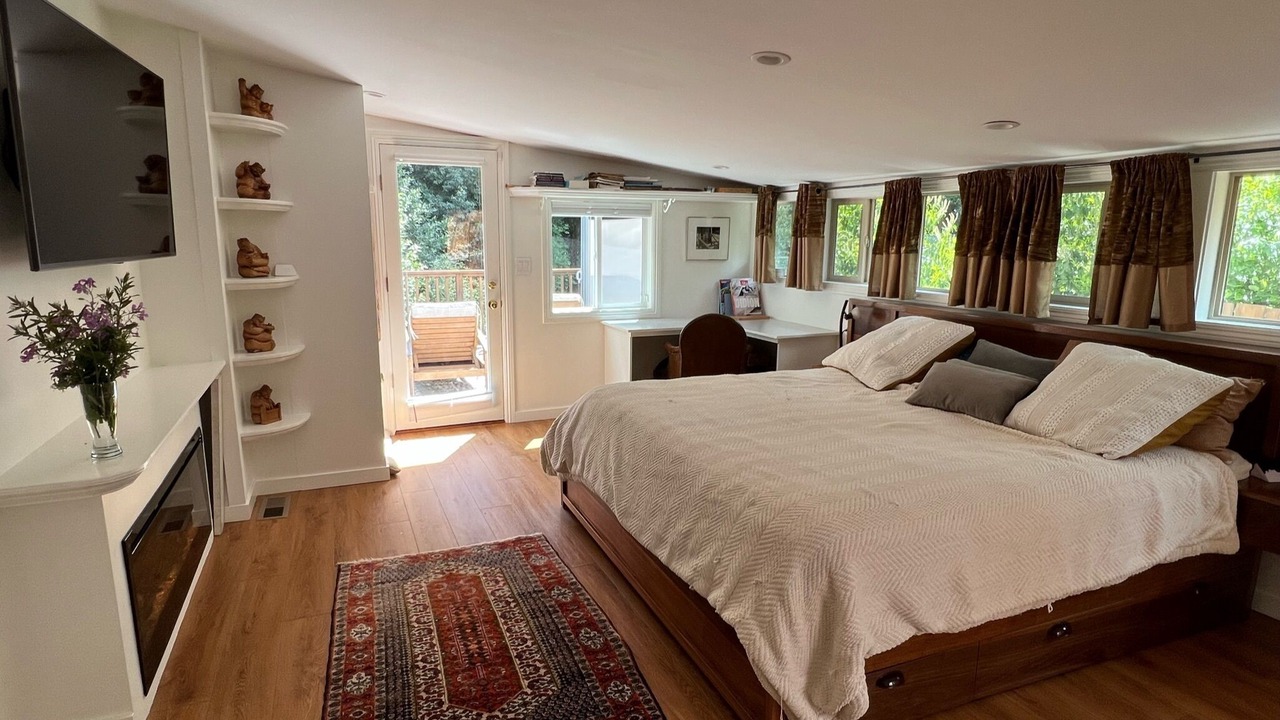 Photo of Bedroom in Woodacre