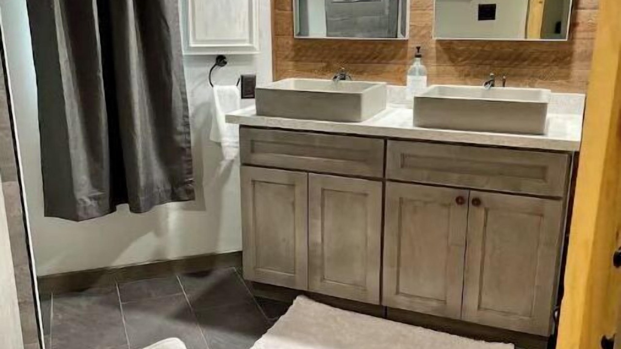 Photo of Bathroom in Rosedale