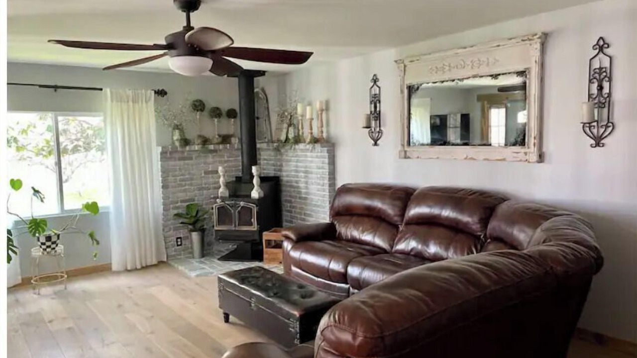 Photo of Livingroom in Rosedale
