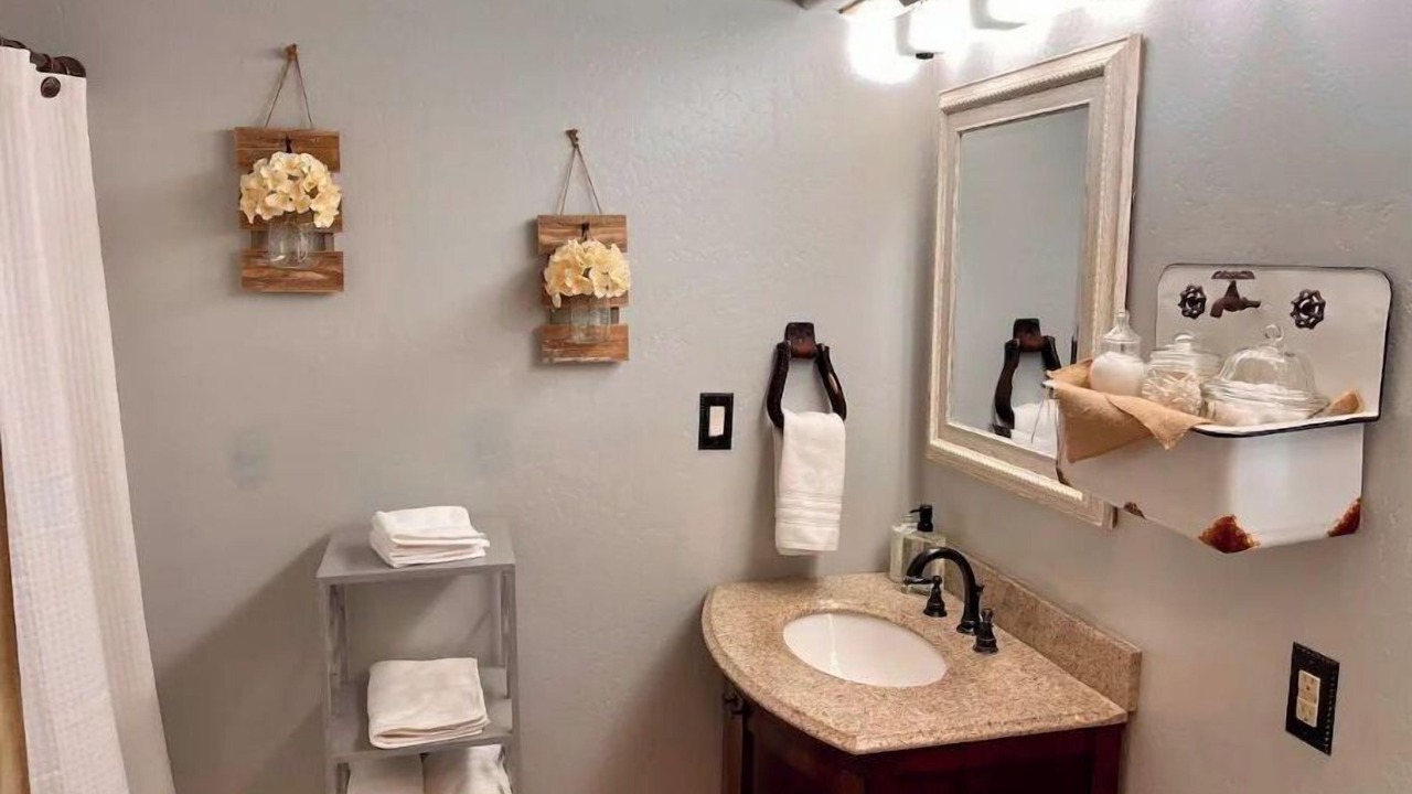 Photo of Bathroom in Rosedale