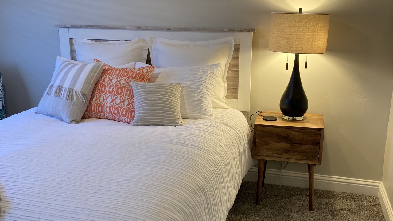 Photo of Bedroom in Oleander - Sunset