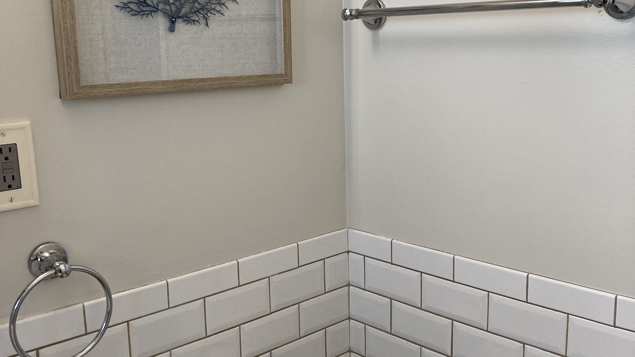 Photo of Bathroom in Oleander - Sunset