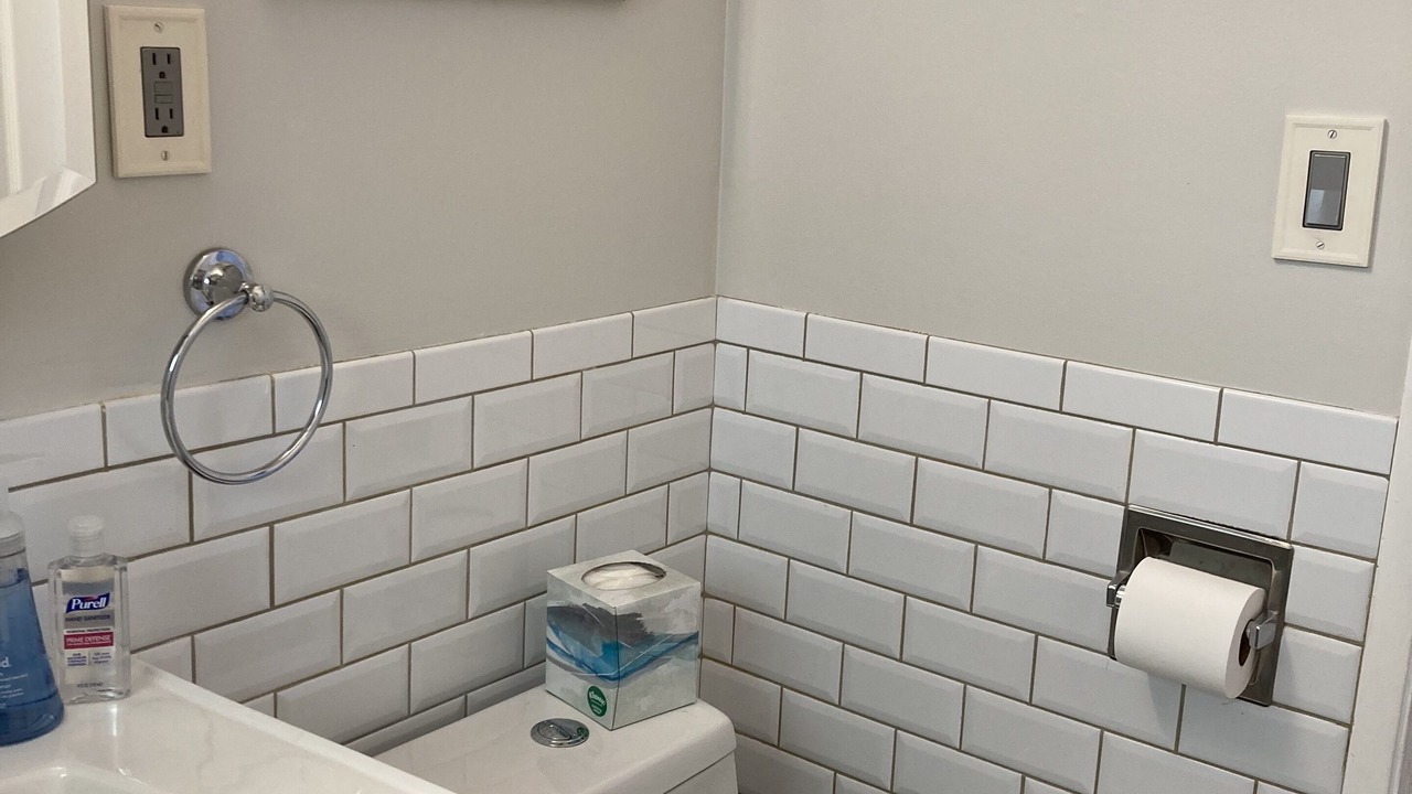 Photo of Bathroom in Oleander - Sunset