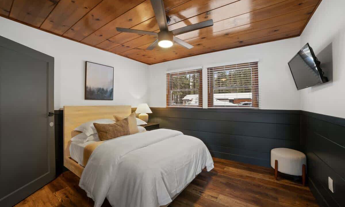 Photo of Bedroom in Tahoe Valley