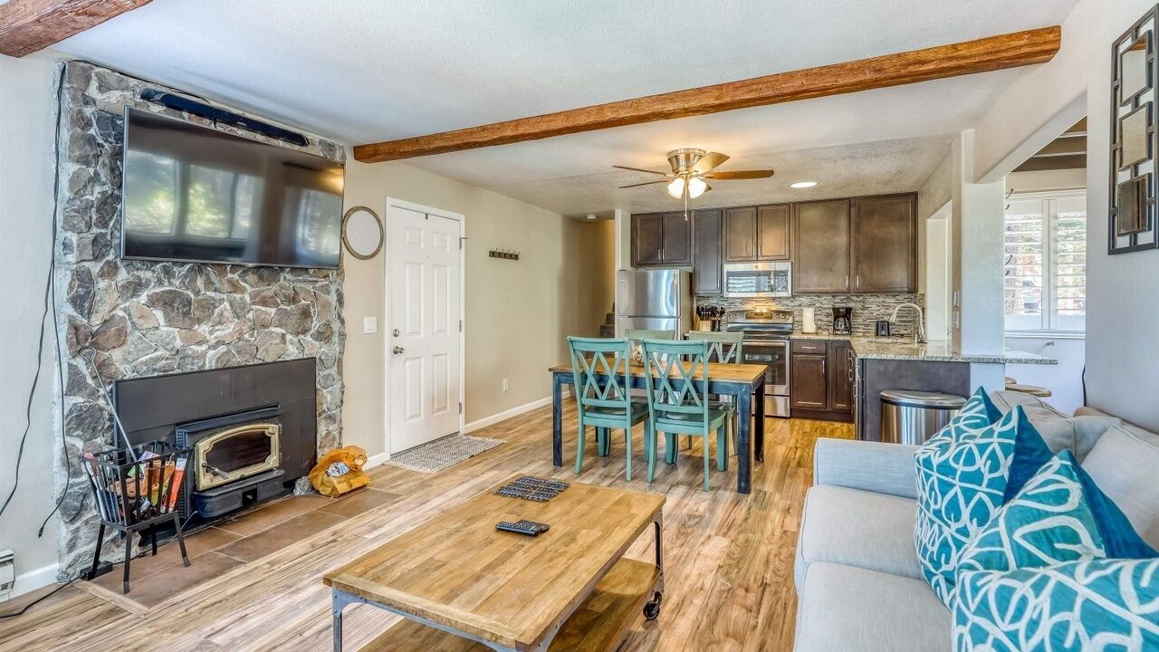 Photo of Livingroom in Truckee