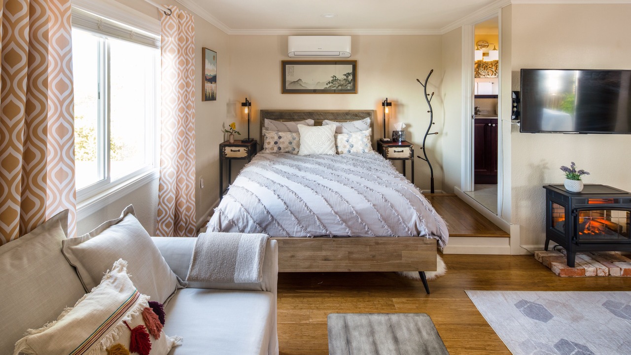 Photo of Bedroom in Castro Valley