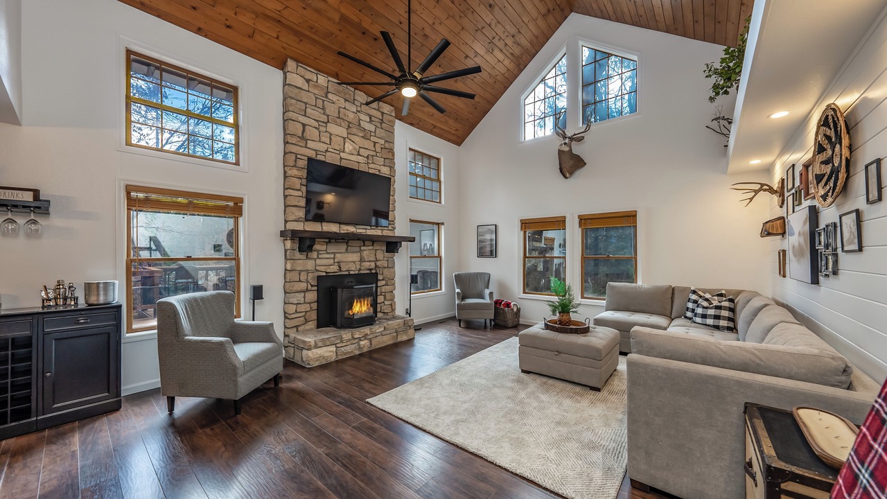 Photo of Livingroom in Dogwood Mountain