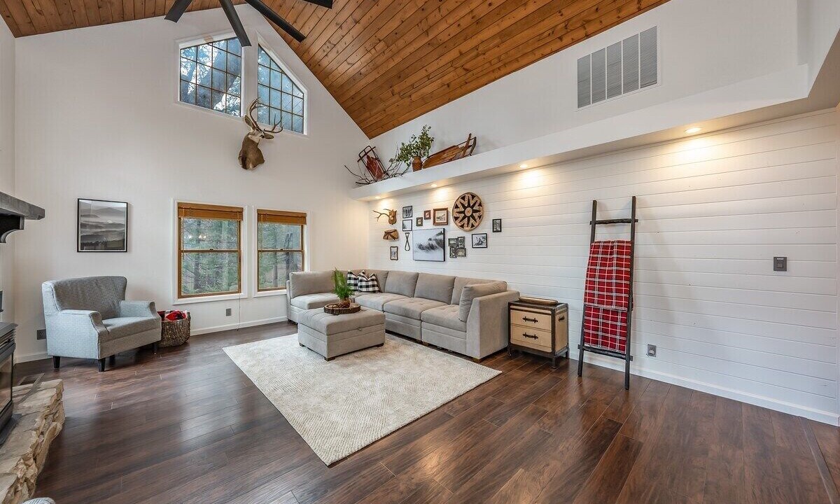 Photo of Livingroom in Dogwood Mountain