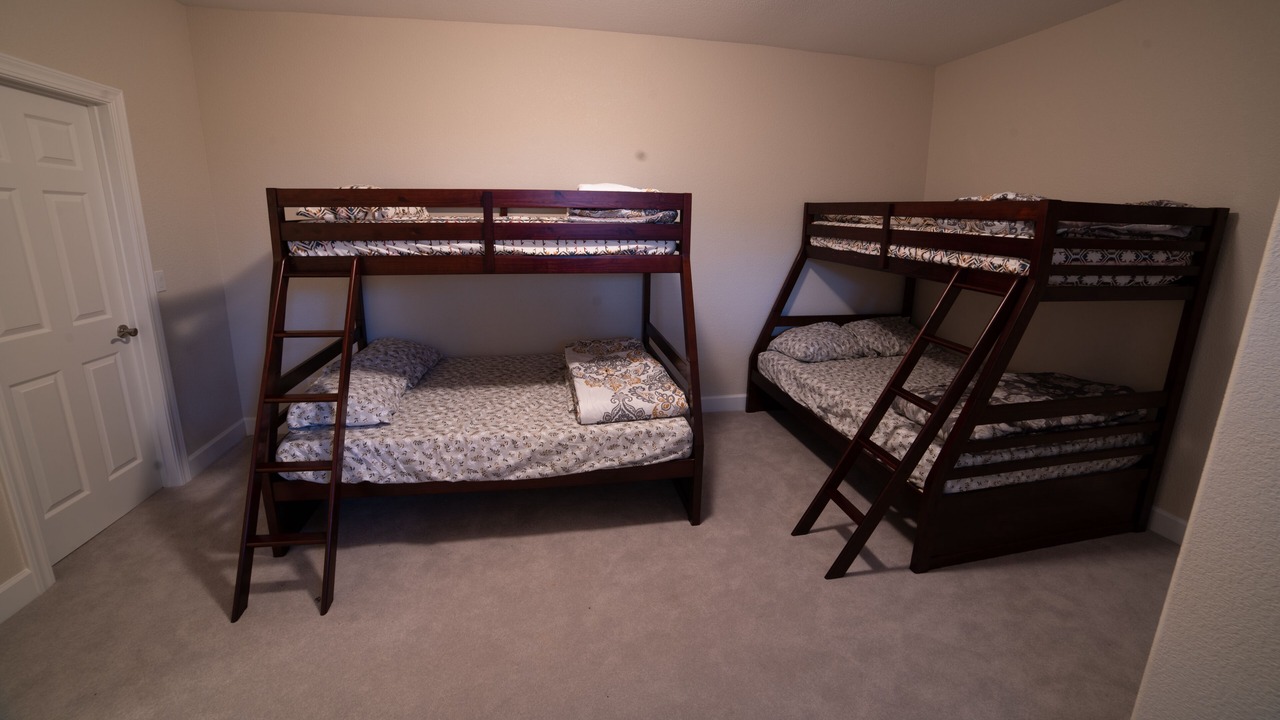 Photo of Bedroom in Groveland