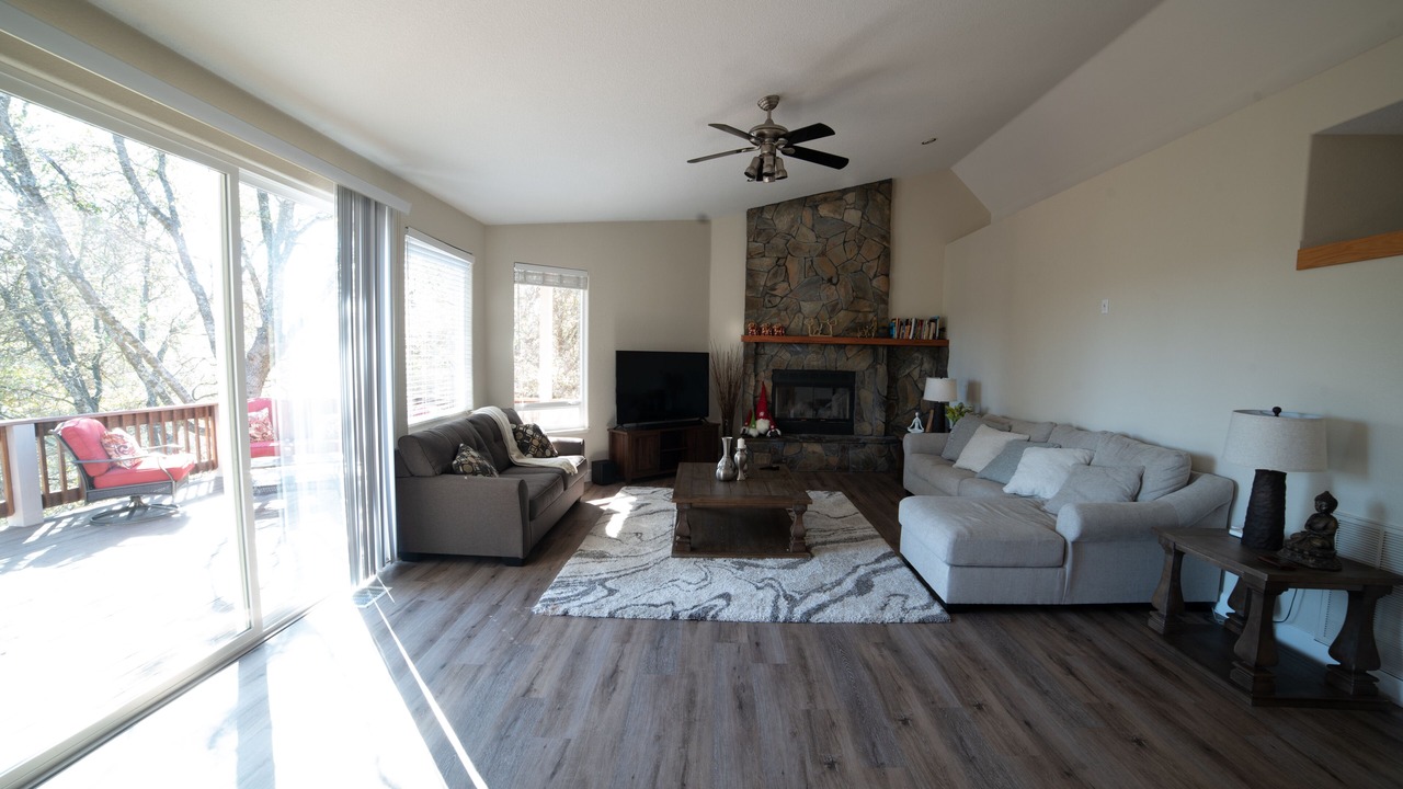Photo of Livingroom in Groveland