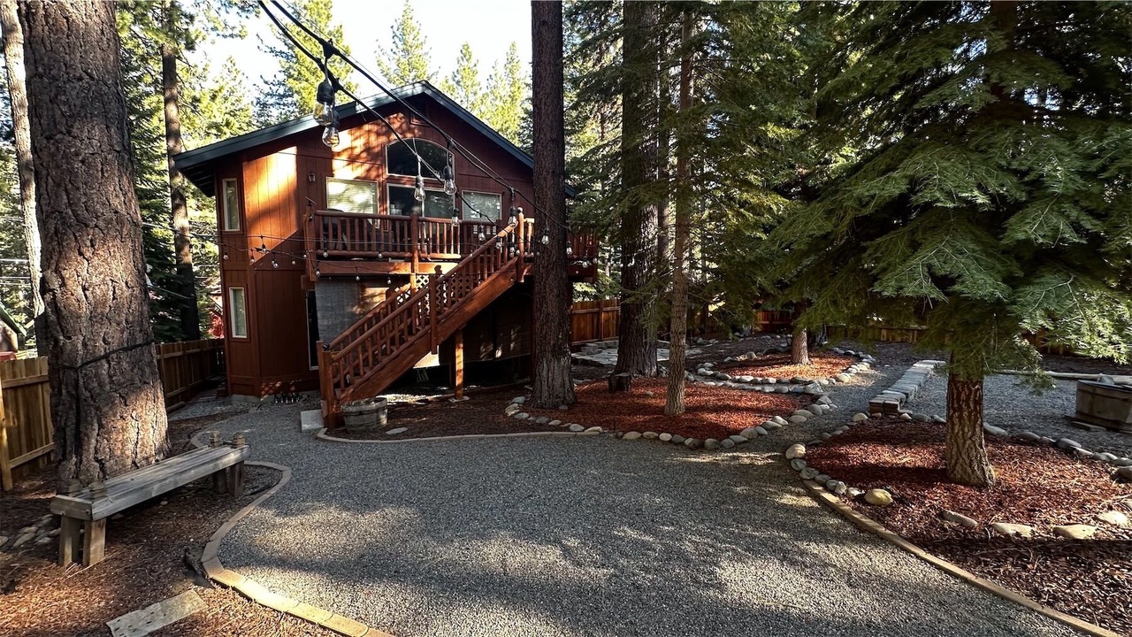 Photo of Others in Pioneer Trail