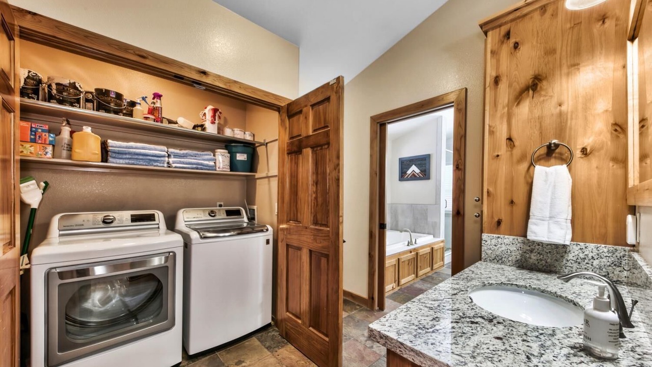 Photo of Bathroom in Pioneer Trail