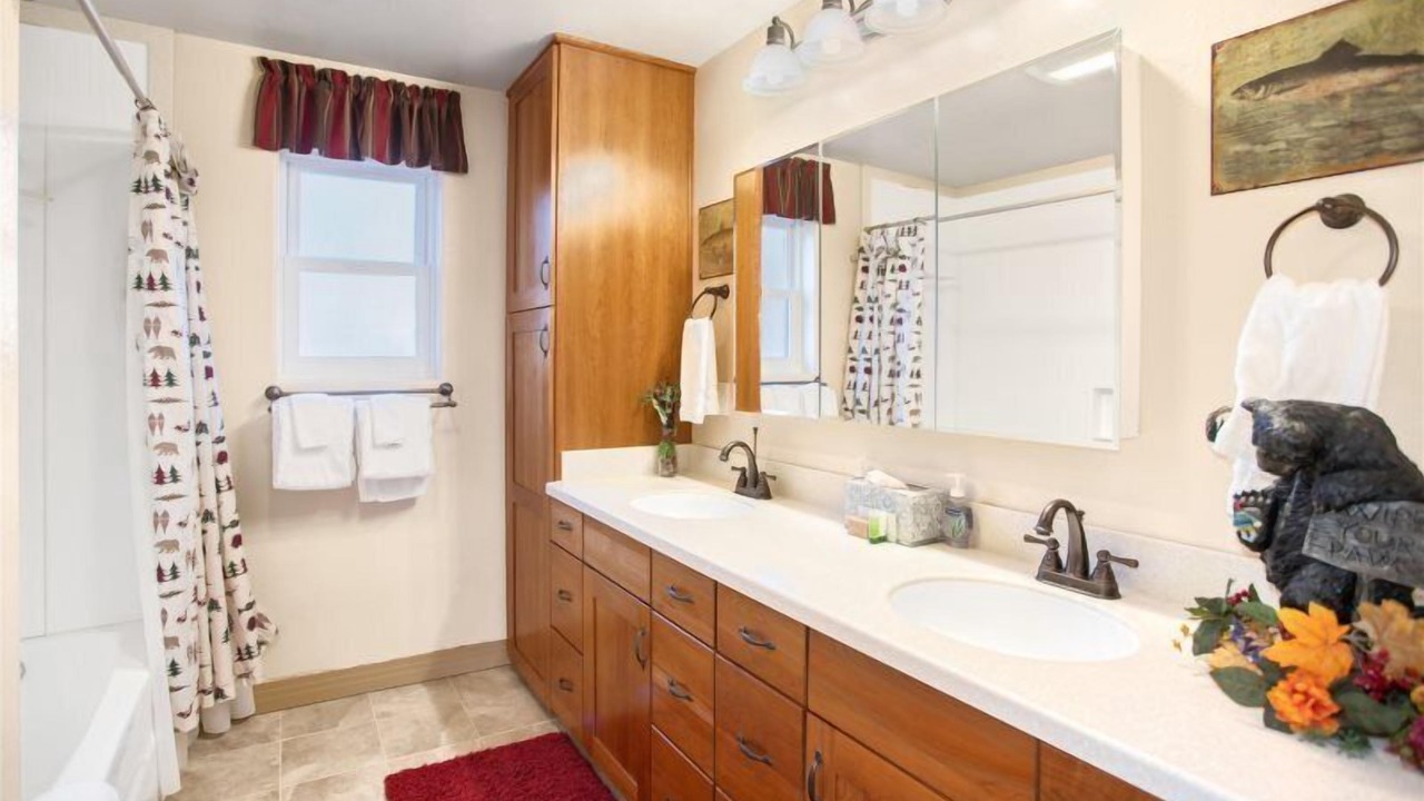 Photo of Bathroom in June Lake