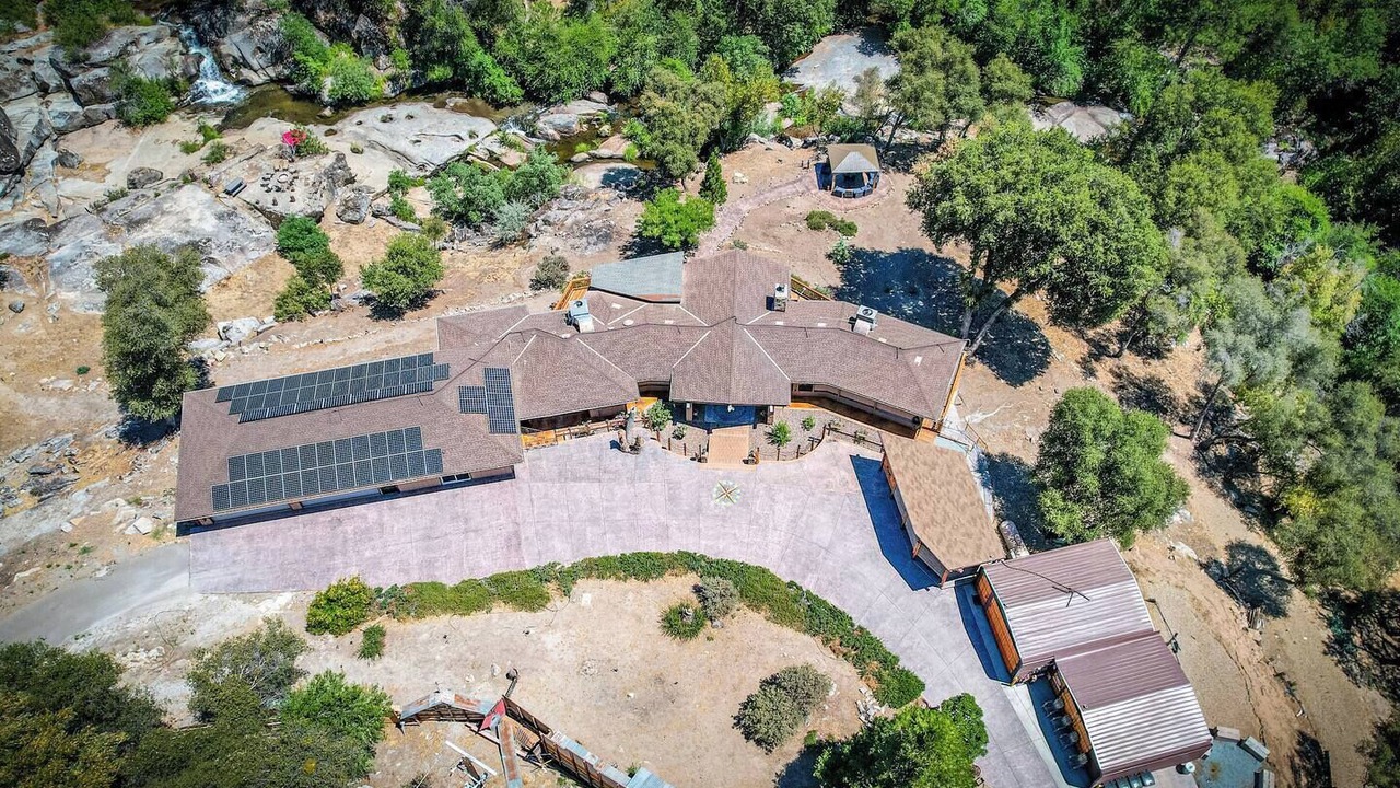 Photo of Bedroom in Yosemite Forks