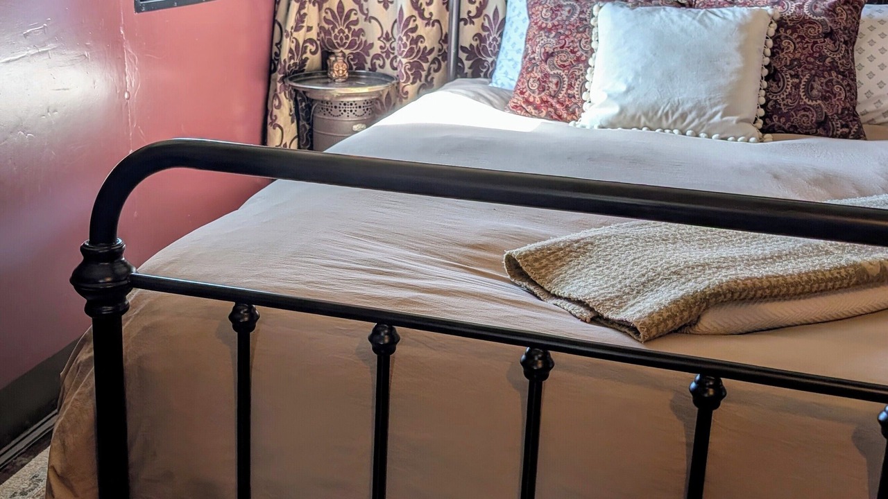 Photo of Bedroom in Virginia City Historic District