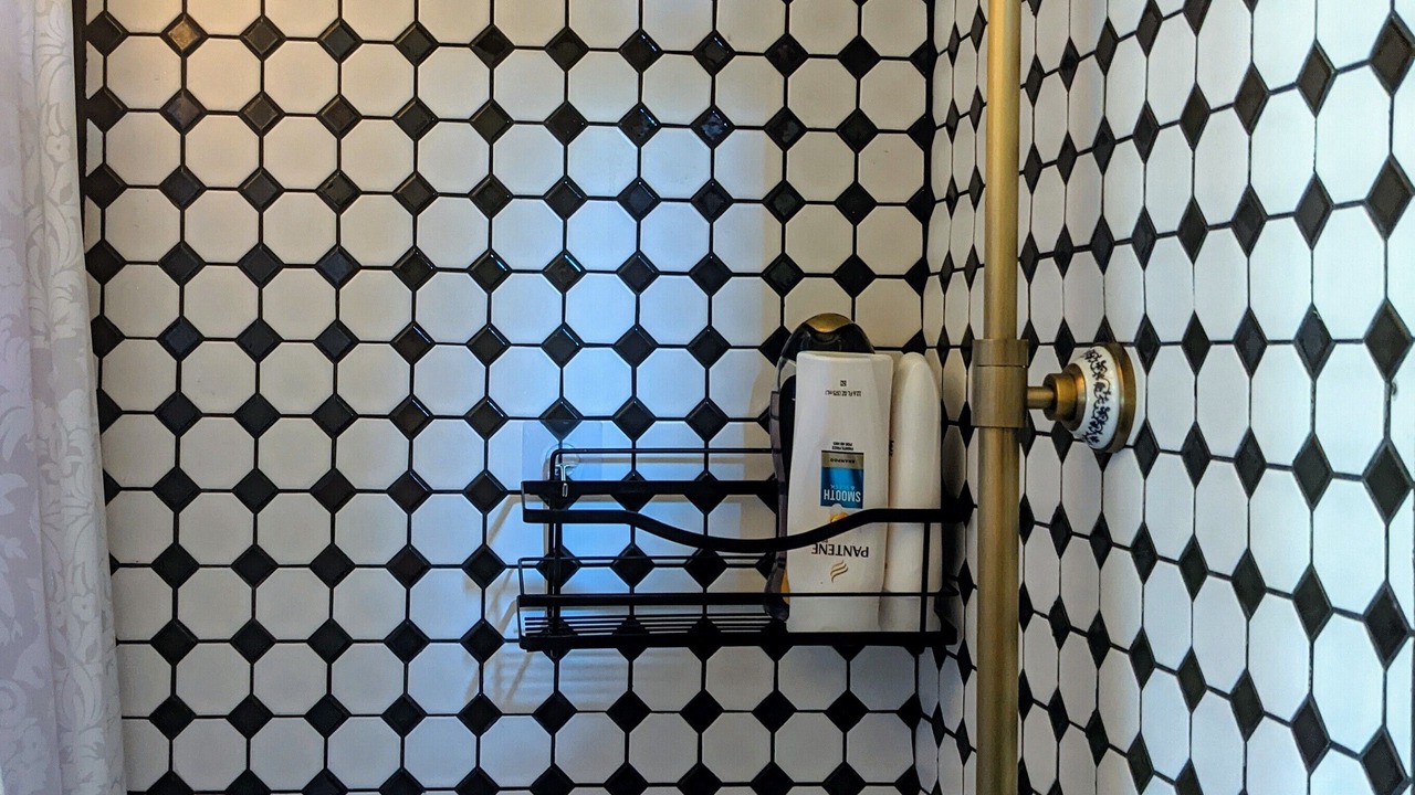 Photo of Bathroom in Virginia City Historic District