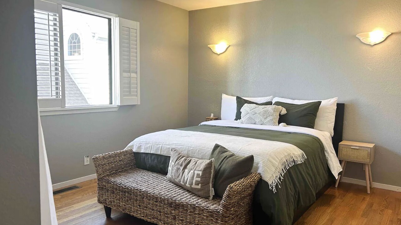 Photo of Bedroom in Millbrae
