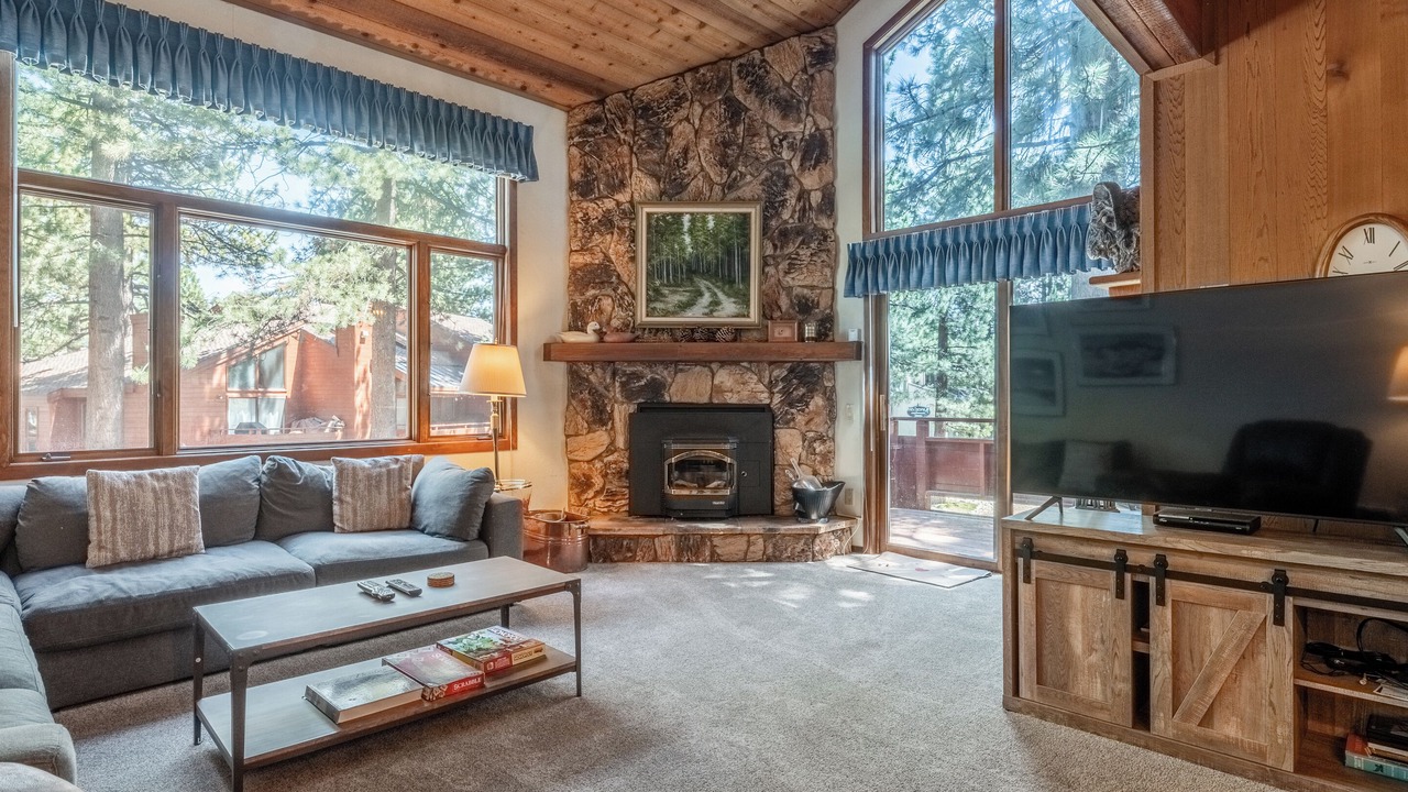 Photo of Livingroom in Mammoth Lakes