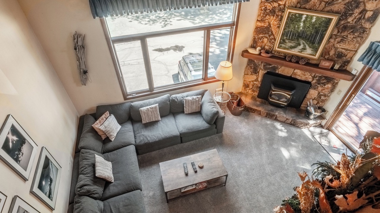 Photo of Livingroom in Mammoth Lakes