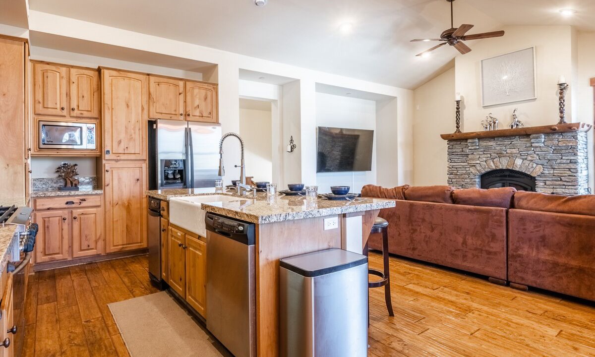 Photo of Kitchen in Mammoth Lakes