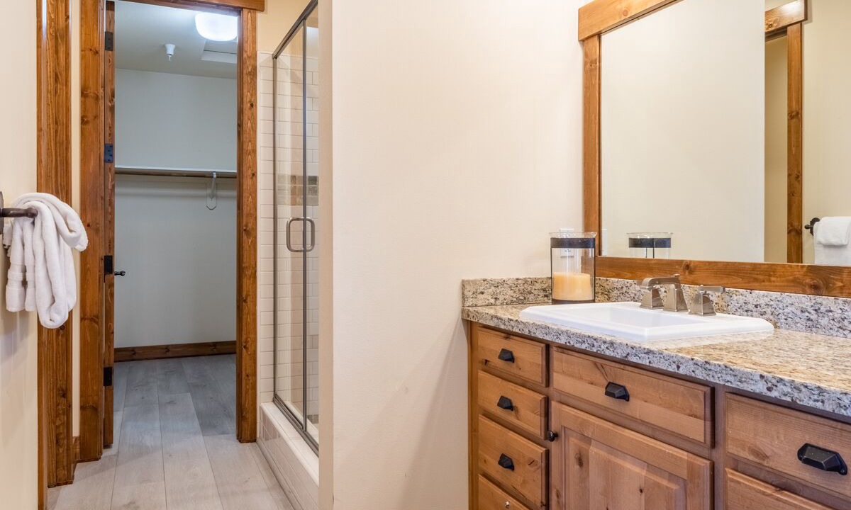 Photo of Bathroom in Mammoth Lakes
