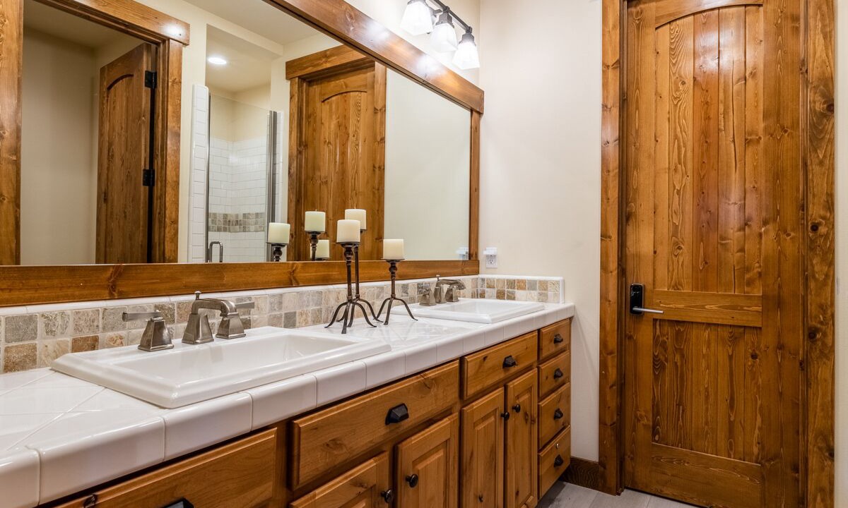 Photo of Bathroom in Mammoth Lakes