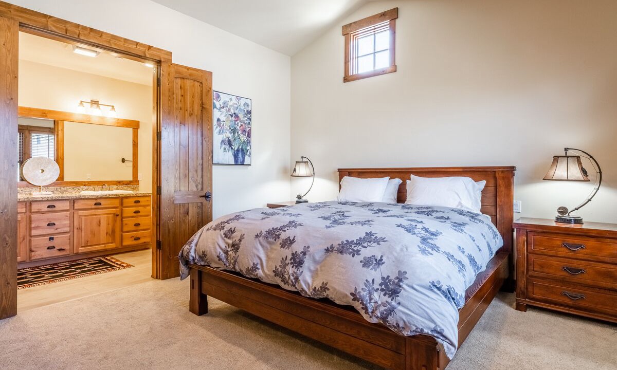 Photo of Bedroom in Mammoth Lakes