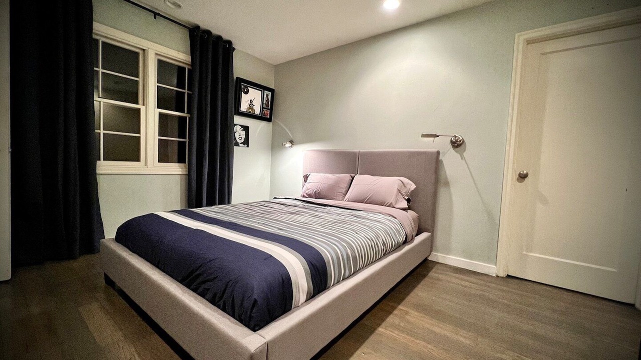Photo of Bedroom in Oakland
