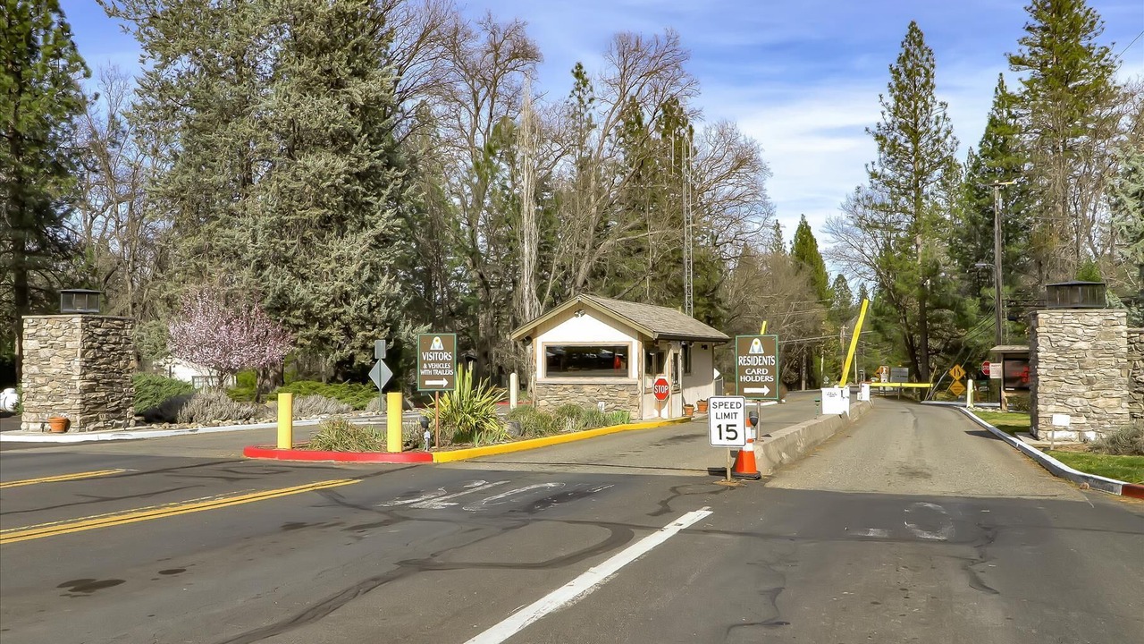 Photo of Outdoor in Groveland