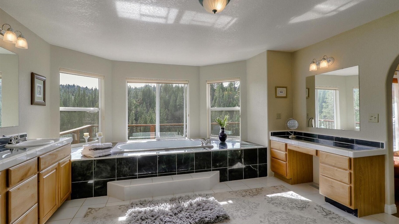 Photo of Bathroom in Groveland