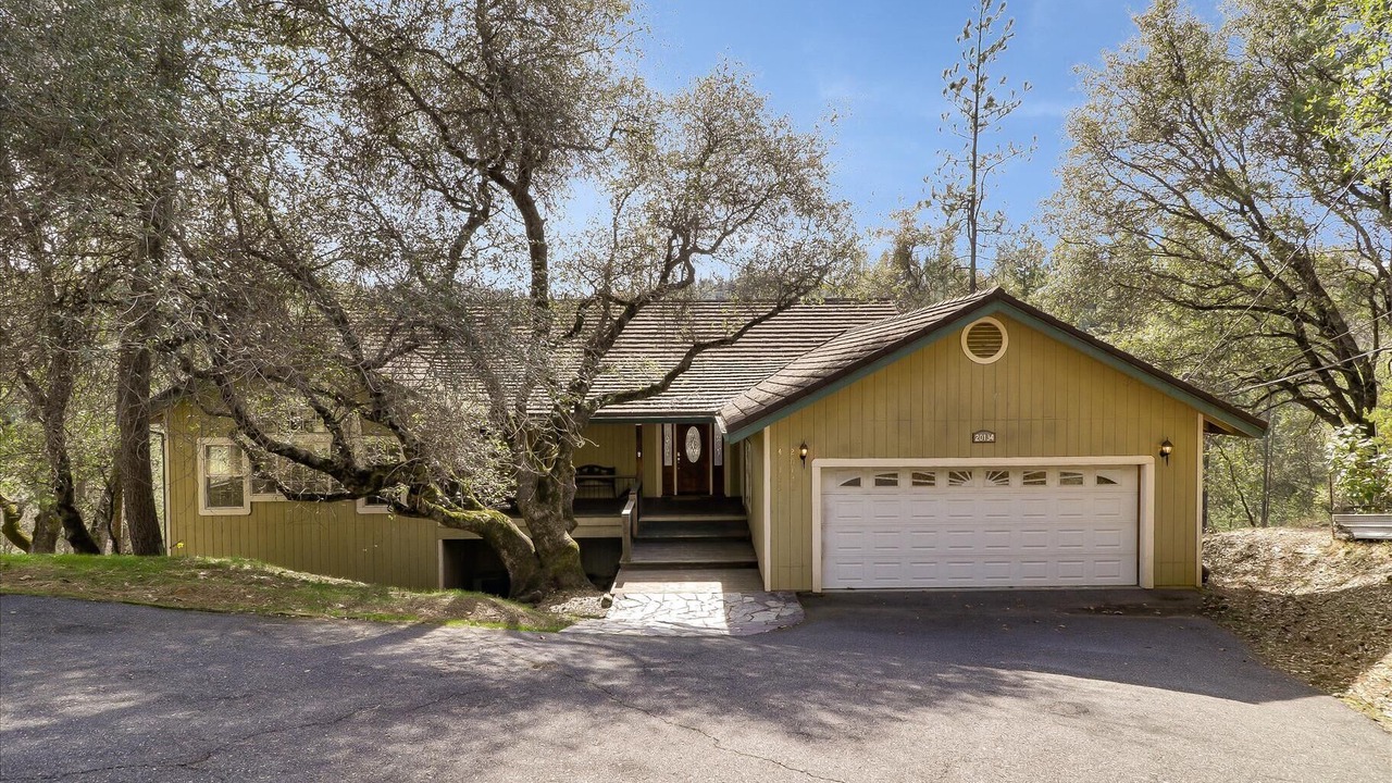 Photo of Outdoor in Groveland