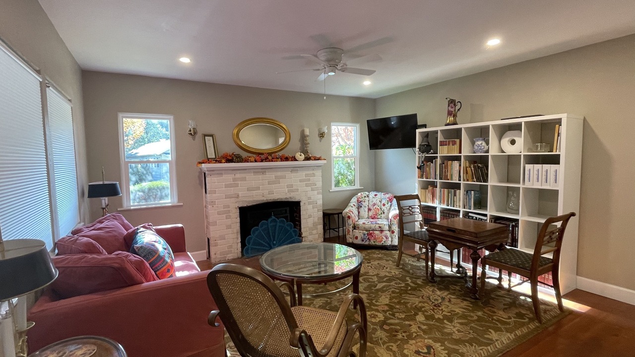 Photo of Livingroom in Murphys