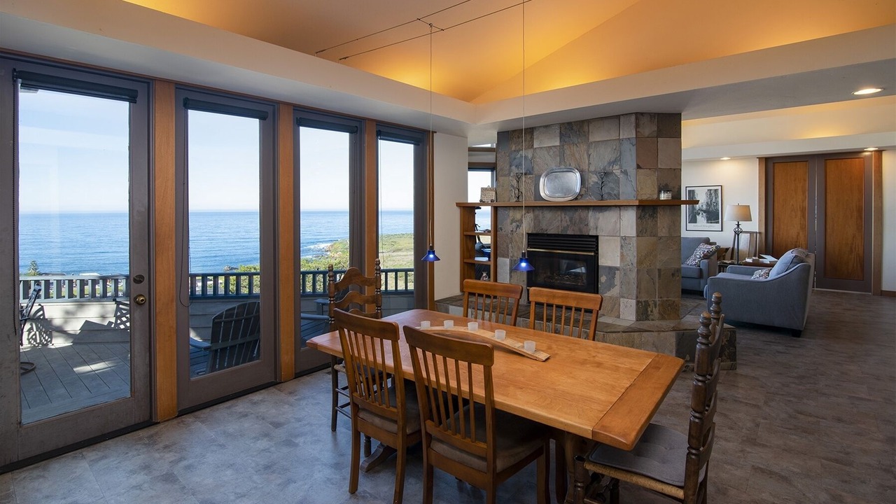 Photo of Livingroom in Marine Terrace