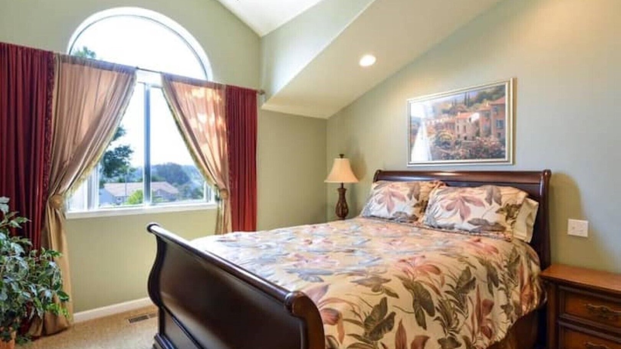 Photo of Bedroom in Castro Valley