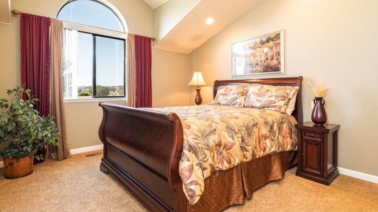 Photo of Bedroom in Castro Valley