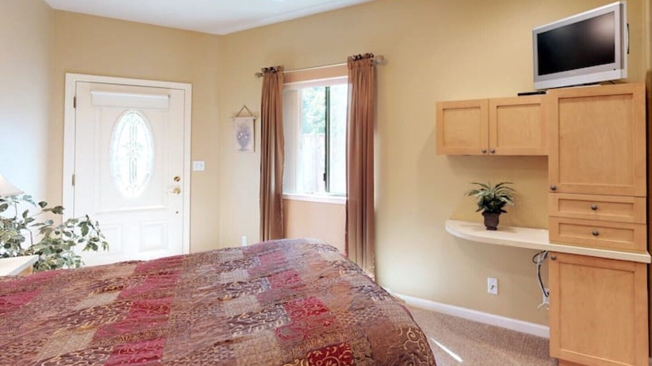 Photo of Bedroom in Castro Valley