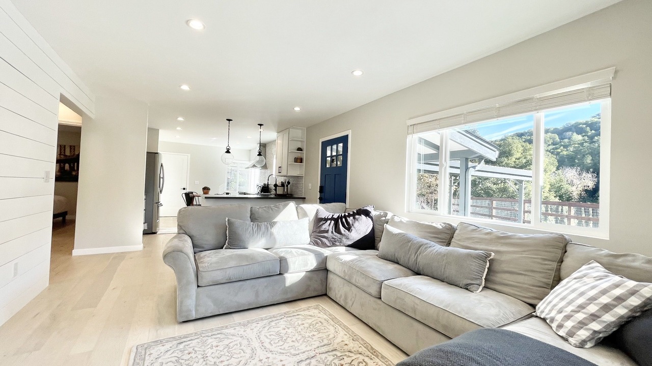 Photo of Livingroom in Castro Valley