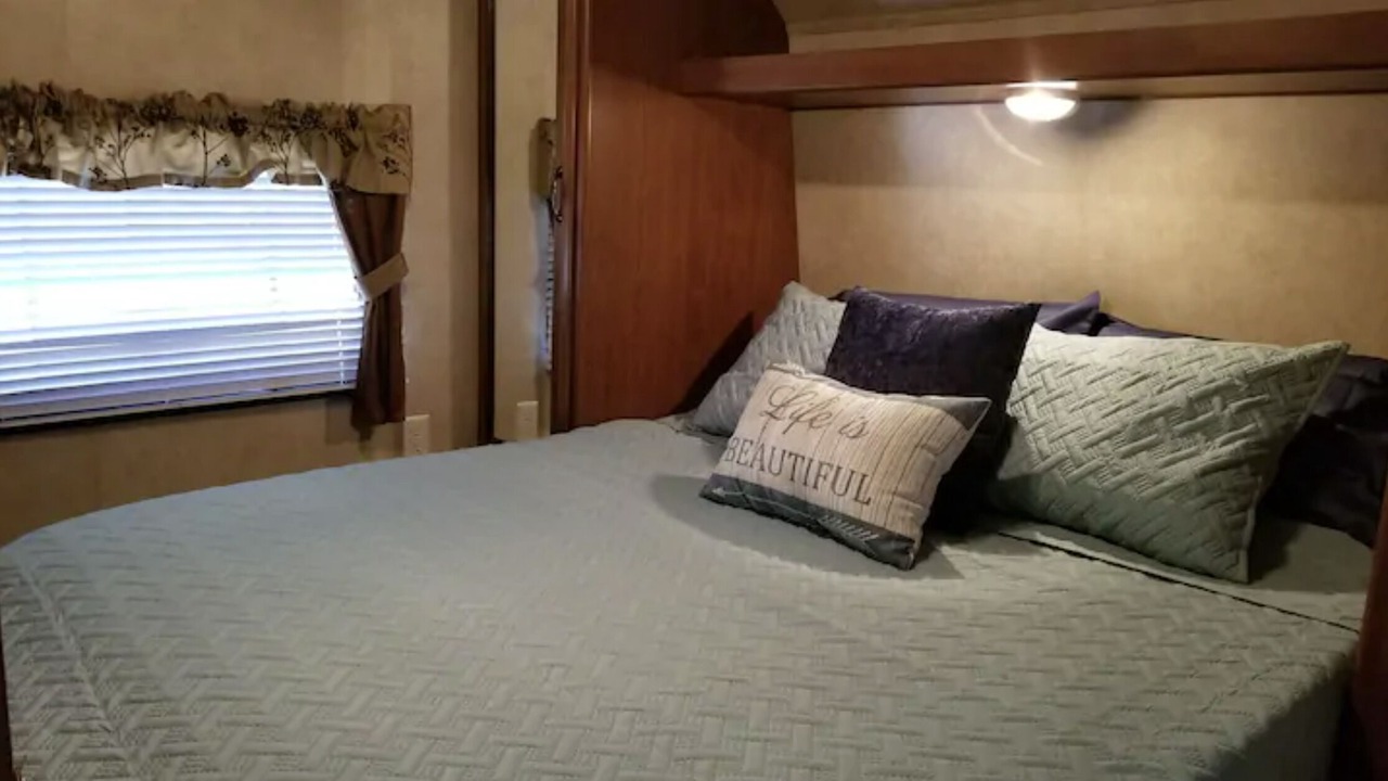 Photo of Bedroom in Shingletown