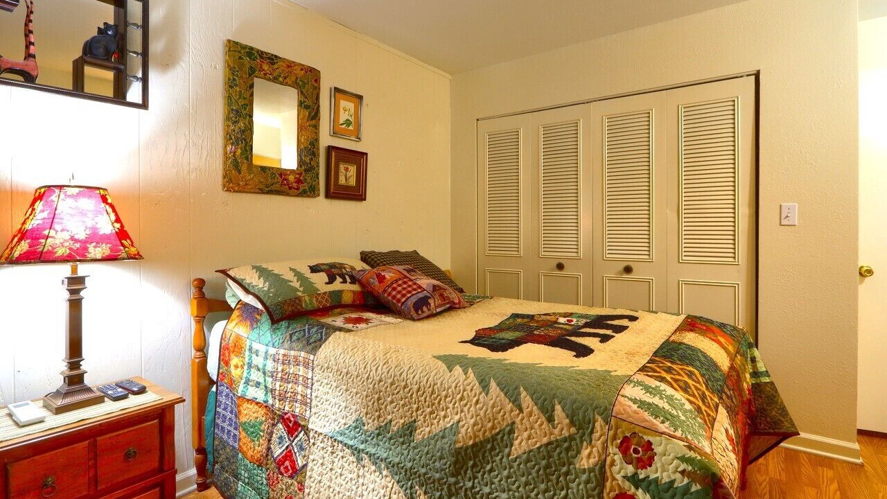 Photo of Bedroom in Oakhurst