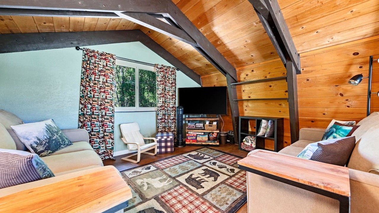 Photo of Livingroom in Fish Camp
