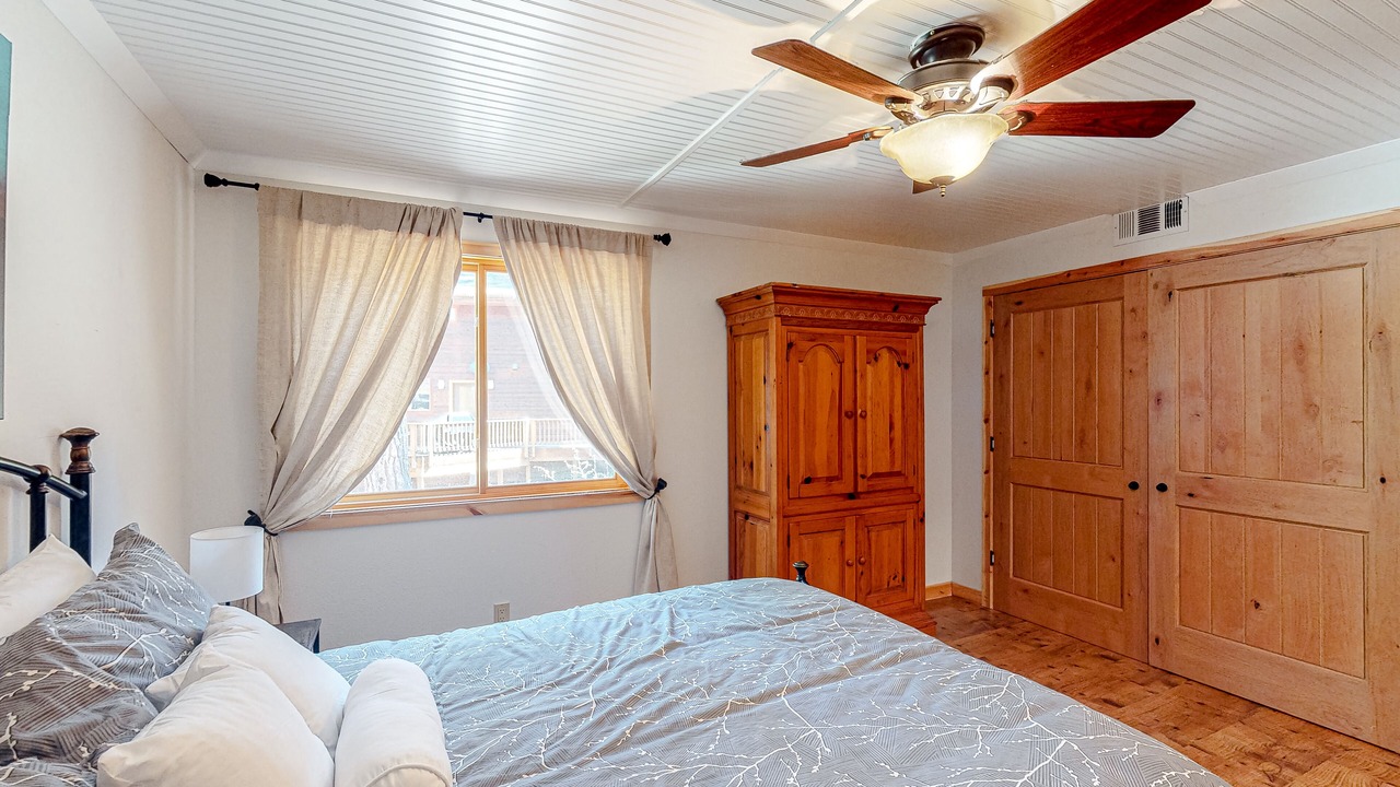 Photo of Bedroom in Yosemite National Park