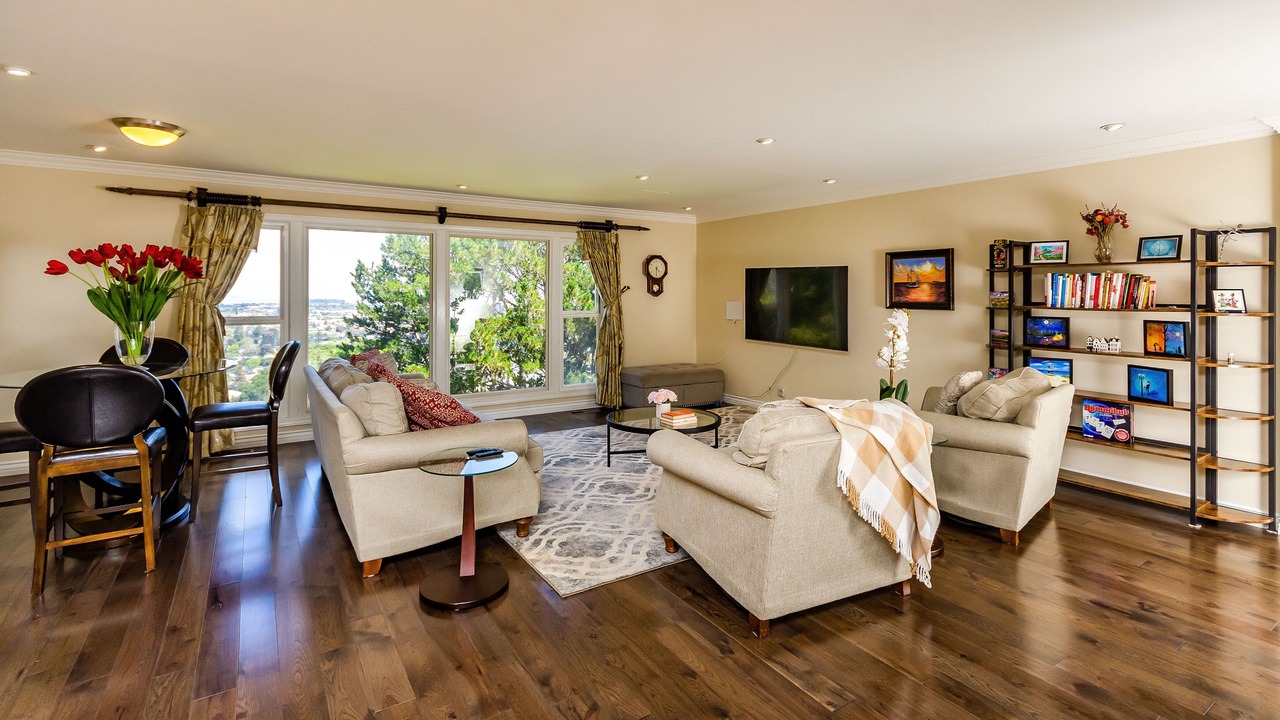 Photo of Livingroom in South San Mateo