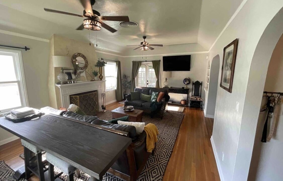 Photo of Livingroom in Oleander - Sunset
