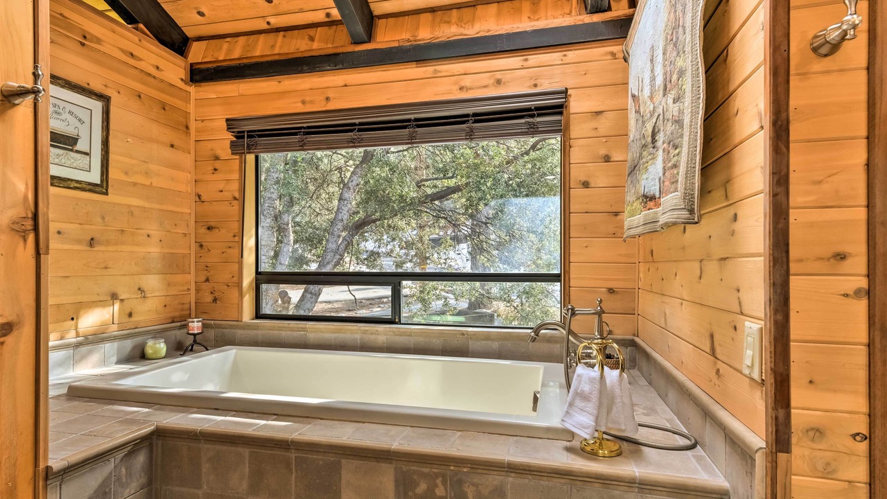 Photo of Bathroom in Pine Mountain Club