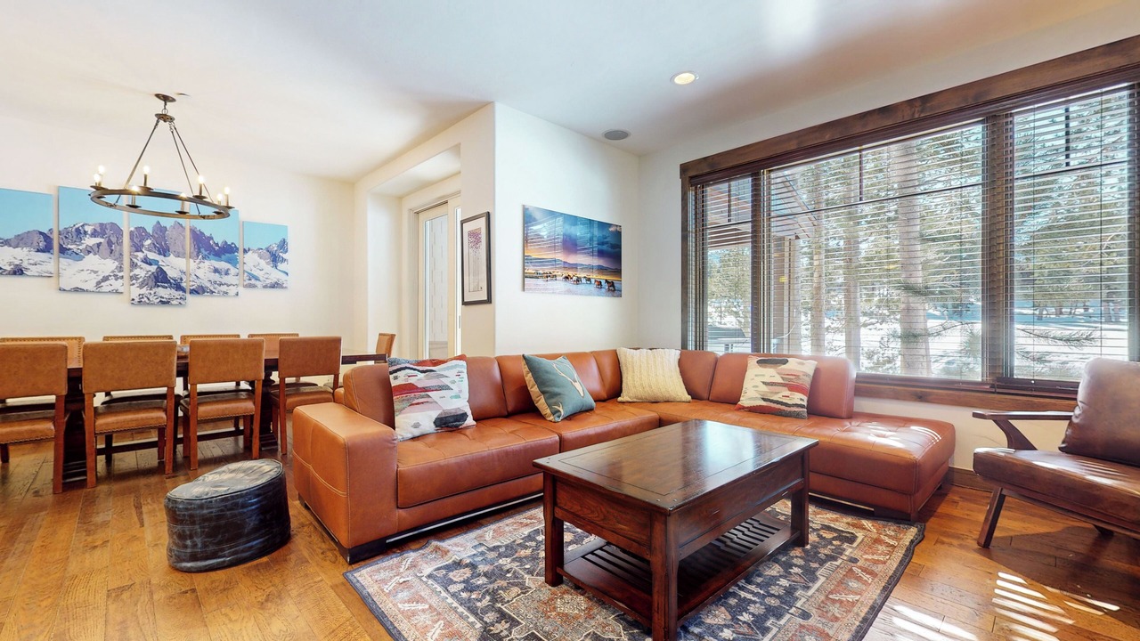 Photo of Livingroom in Woodwinds