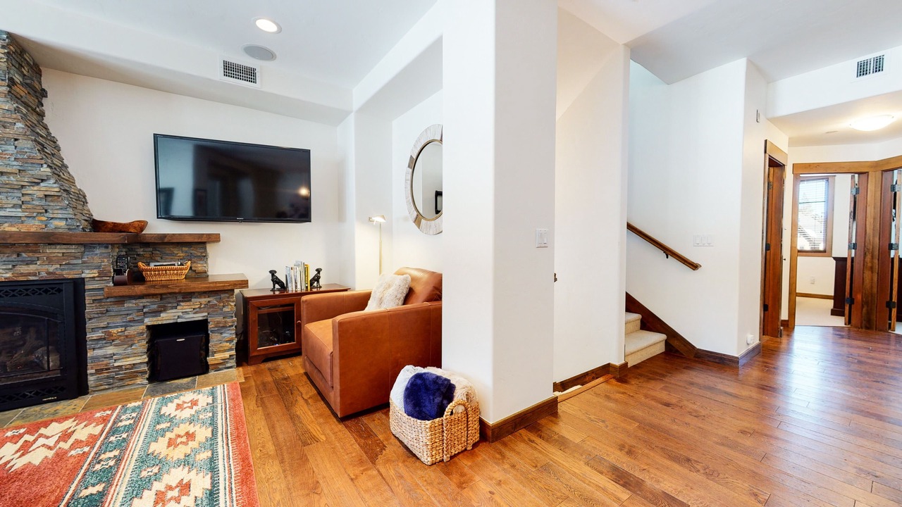 Photo of Livingroom in Woodwinds