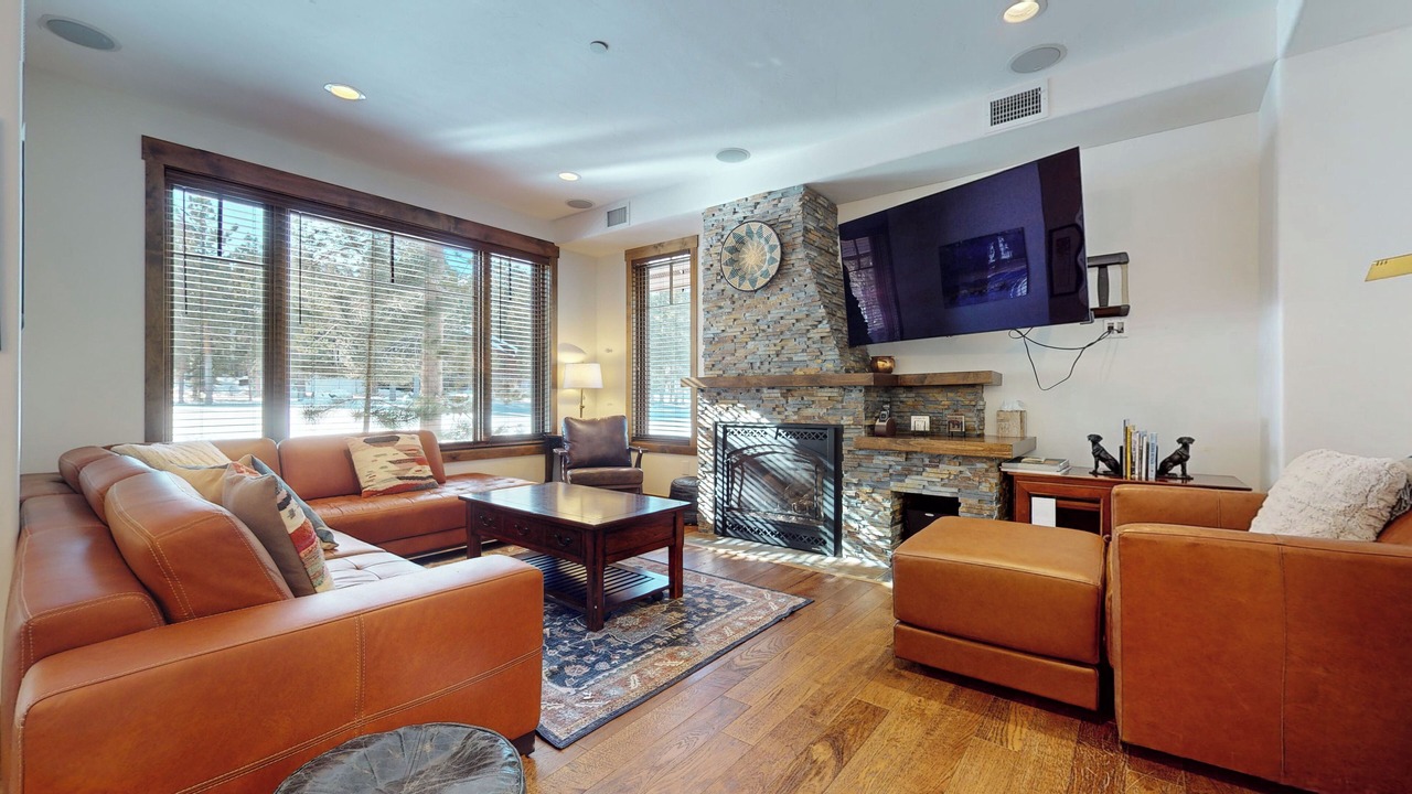 Photo of Livingroom in Woodwinds