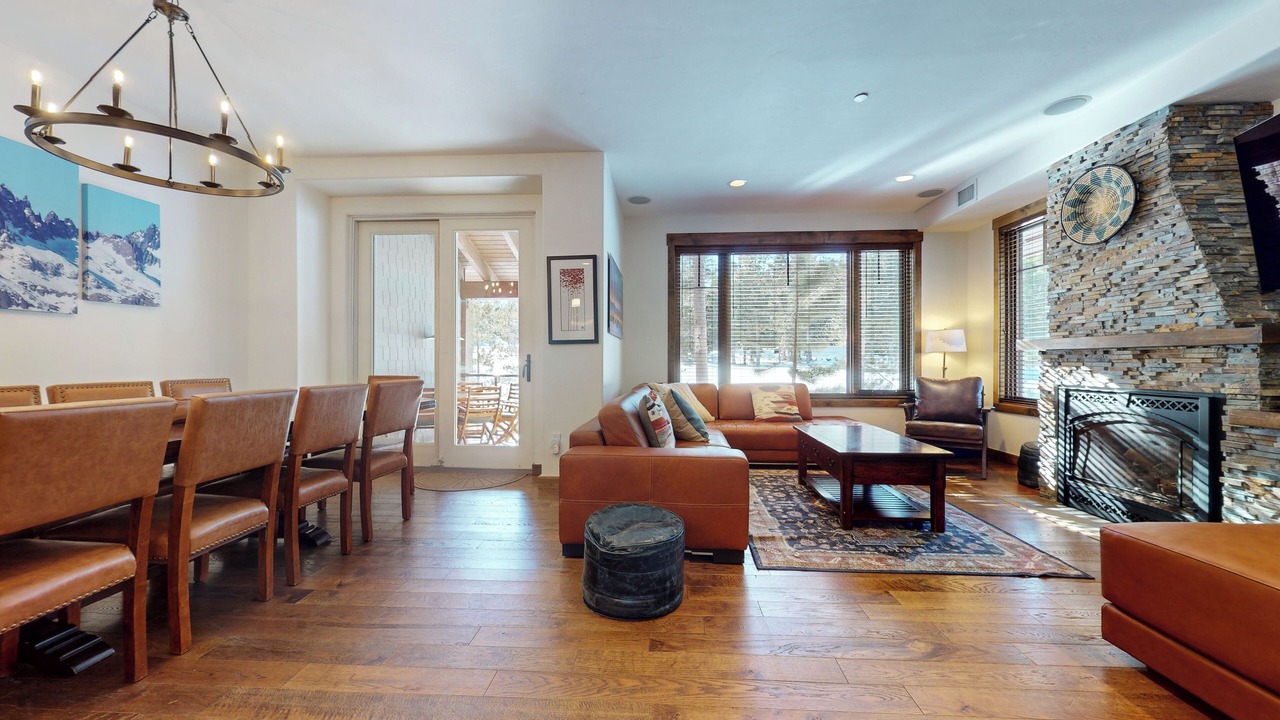 Photo of Livingroom in Woodwinds