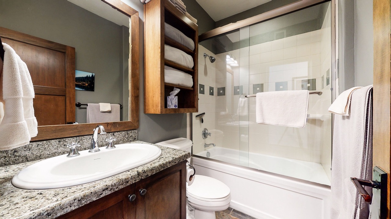 Photo of Bathroom in Woodwinds