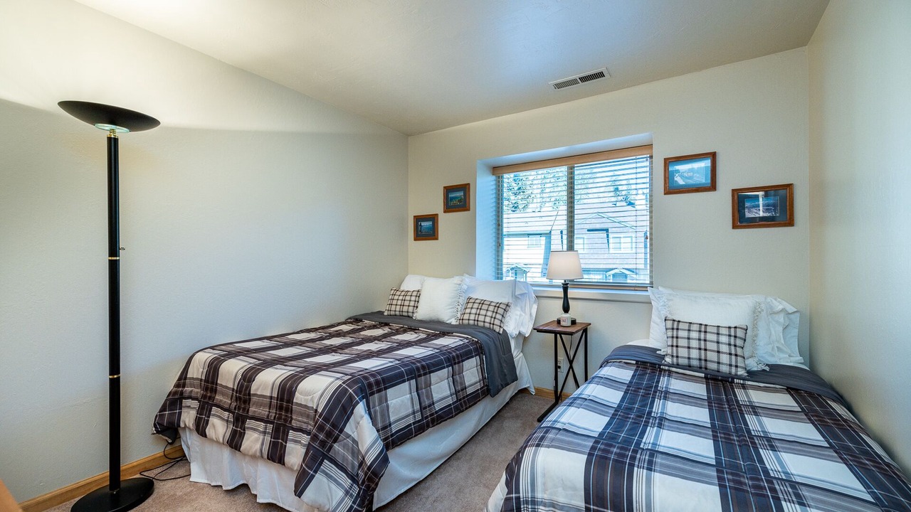 Photo of Bedroom in Lake Forest
